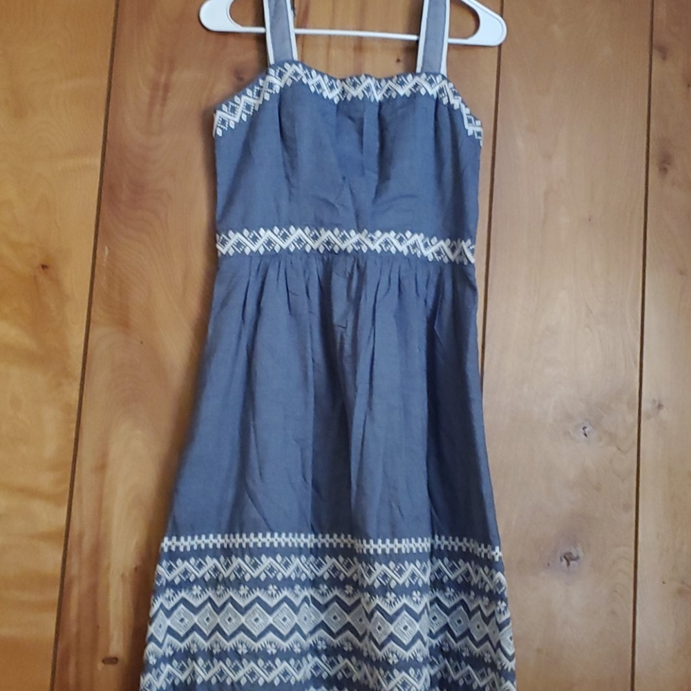 Dress - Picture 2 of 4